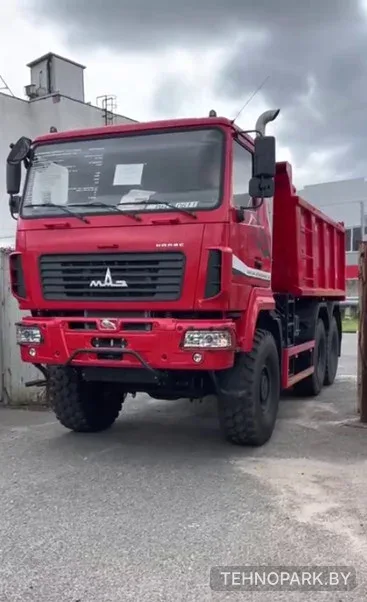 Аренда четырехосных самосвалов Shacman / Sitrak (30 т) и полноприводного МАЗ (6x6)