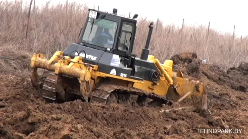 Аренда бульдозеров-болотоходов CAT и Komatsu с поворотными отвалами