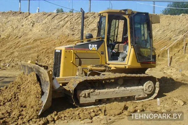 Аренда гусеничных бульдозеров Caterpillar D4, Shantui SD16, Б10М