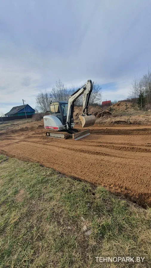 Аренда мини-экскаватора Bobcat 331 с экипажем (глубина 3 м)