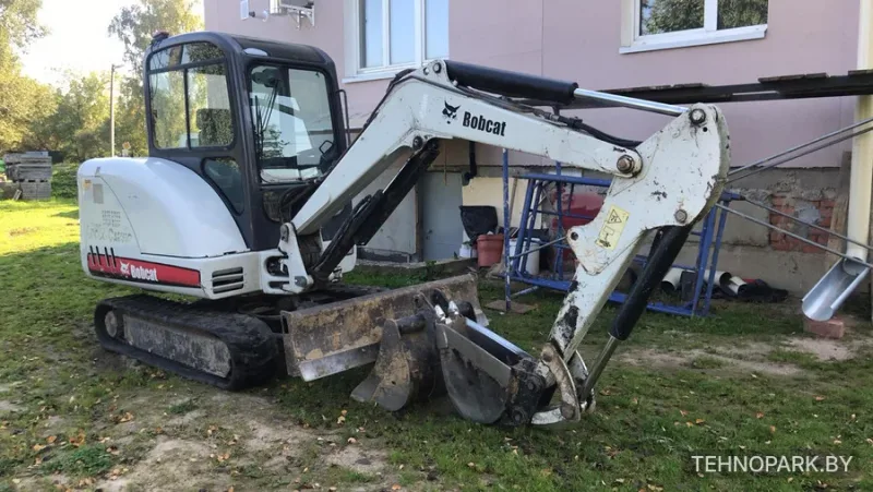 Аренда мини-экскаватора Bobcat 331 с экипажем (глубина 3 м)