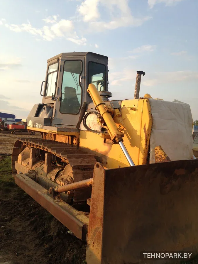 Аренда гусеничных бульдозеров Caterpillar, Shantui SD16 и экскаваторов