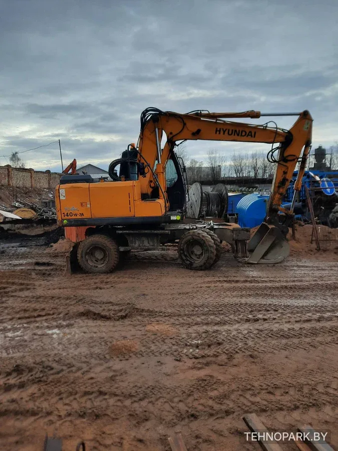 Аренда колесного экскаватора Hyundai 140W-7A с экипажем
