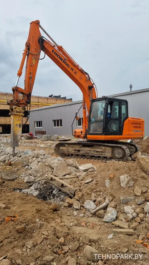 Аренда гидромолота Rammer на экскаваторе Case 130 (ковш 0.94 м³)