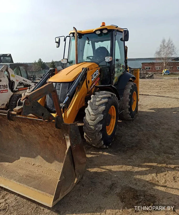 Аренда экскаватора-погрузчика JCB 3CX с челюстным ковшом «6 в 1» (100 руб/час)