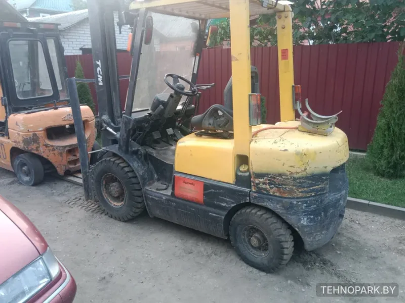 Аренда японского погрузчика TCM (2.5 т, 4 м) — газ-бензиновый автопогрузчик