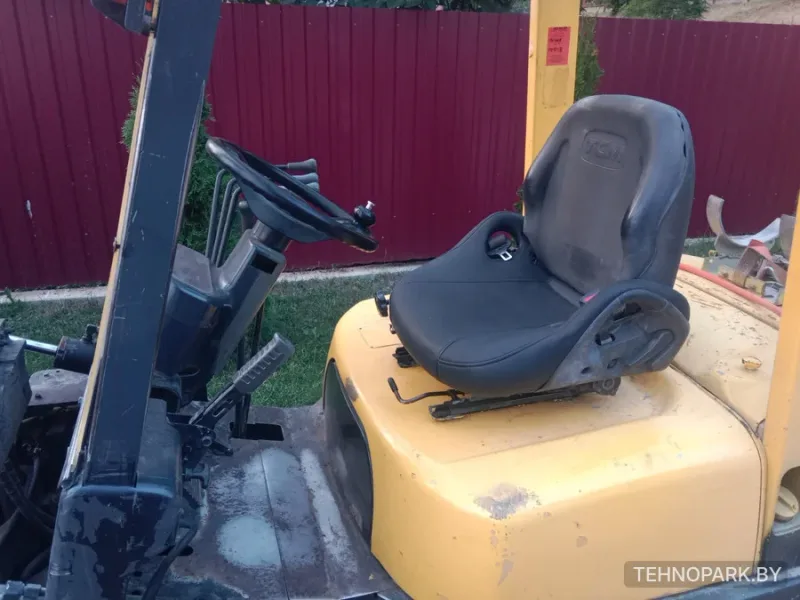 Аренда японского погрузчика TCM (2.5 т, 4 м) — газ-бензиновый автопогрузчик