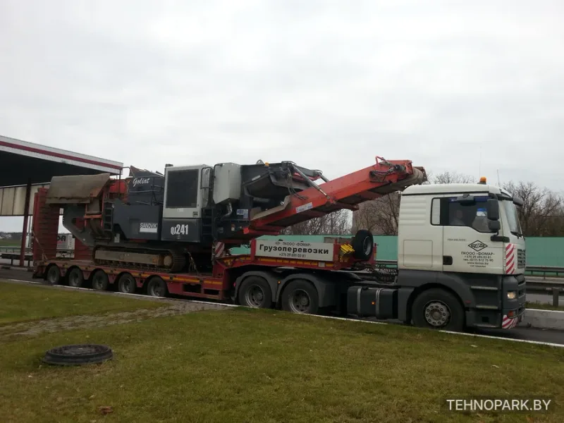Грузоперевозки тяжеловесного негабарита тралом 70 тонн (платформа 8.9 + 6.3 м)