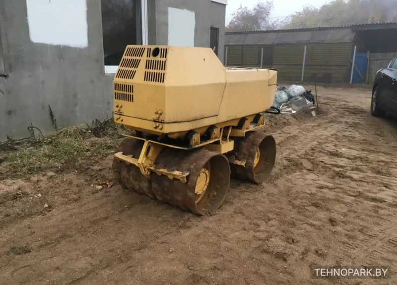 Аренда легкого траншейного виброкатка Wacker RT 820 (1.45 т, габариты 1.2 х 0.8 м)