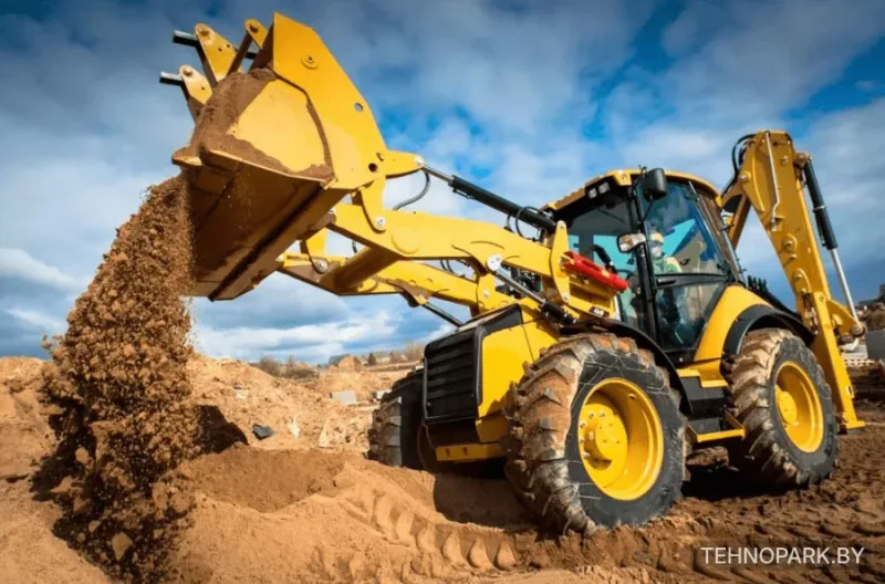 Аренда тяжелого экскаватора-погрузчика CAT 434 и самосвалов 20-40 т