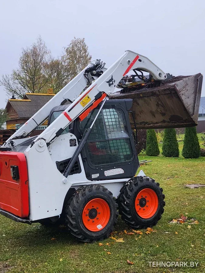 Аренда мини-погрузчика Bobcat S450 (2018 г.в.) с профи-экипажем