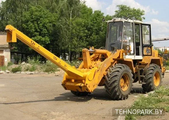 Аренда фронтального колесного погрузчика с доставкой | Командировки по РБ