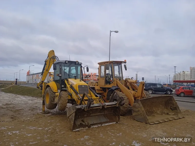 Аренда пары спецтехники: Амкодор 342С4 и экскаватор New Holland LB110B