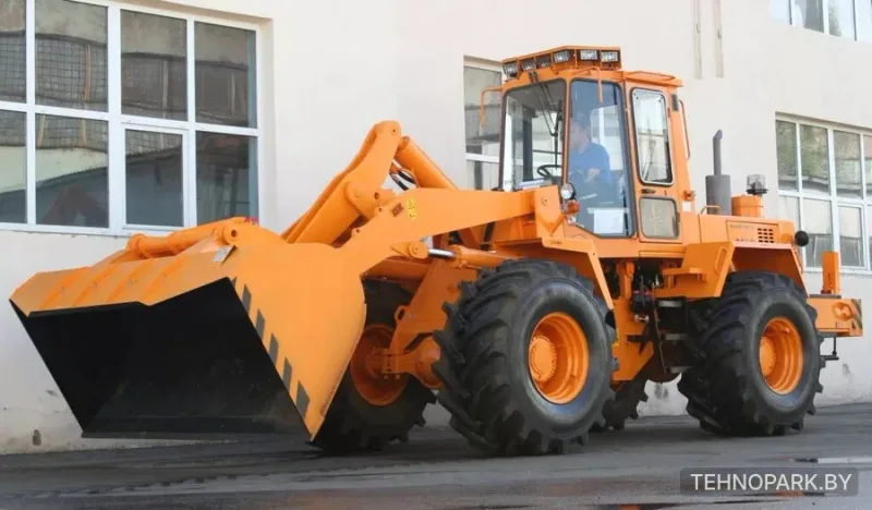 Аренда тяжелого 5-тонного погрузчика Амкодор 352С4 с экипажем