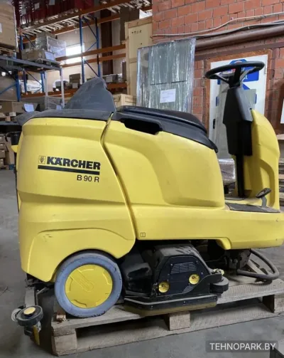 Аренда аккумуляторной поломоечной машины Karcher B 90 R (3300 м²/ч)