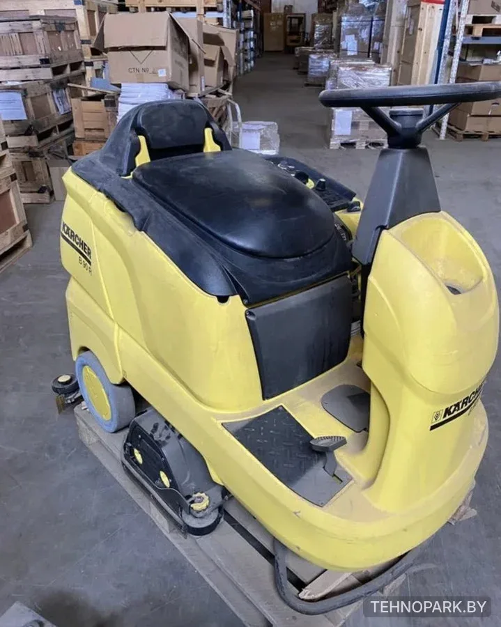 Аренда аккумуляторной поломоечной машины Karcher B 90 R (3300 м²/ч)