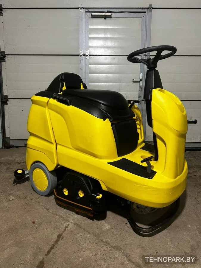 Аренда аккумуляторной поломоечной машины Karcher B 90 R (3300 м²/ч)
