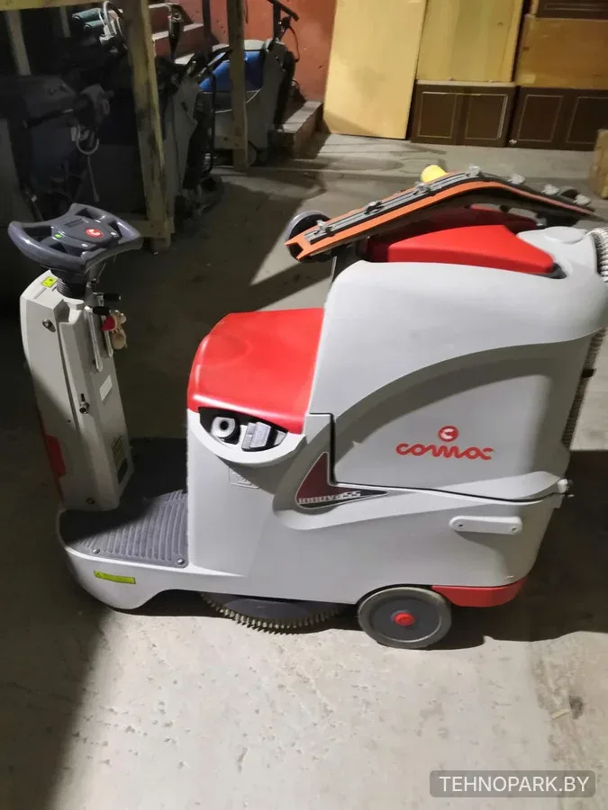 Аренда поломоечной машины с сиденьем Comac Innova 55 B (райдер)