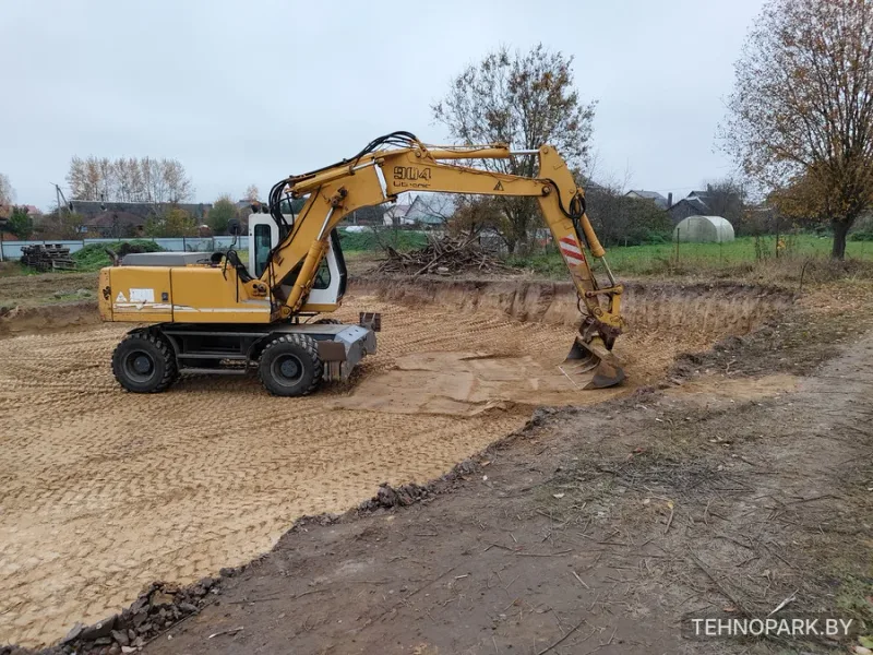 Аренда полноповоротного экскаватора Liebherr 904 с планировочным ковшом