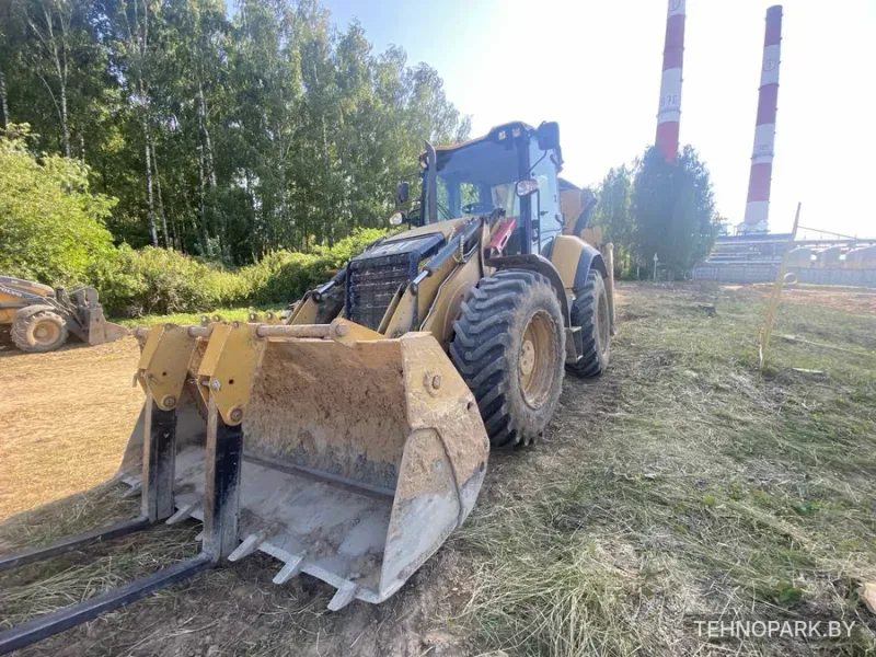Аренда свежей спецтехники (2022-2024 г.в.) с гидромолотом и буром