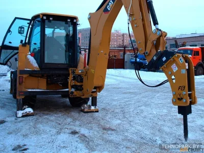 Аренда экскаватора-погрузчика CAT 434 / 444 с гидромолотом 650 кг