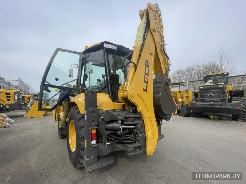 Аренда нового экскаватора-погрузчика LGCE D877F (2024 г.в.) с гидромолотом