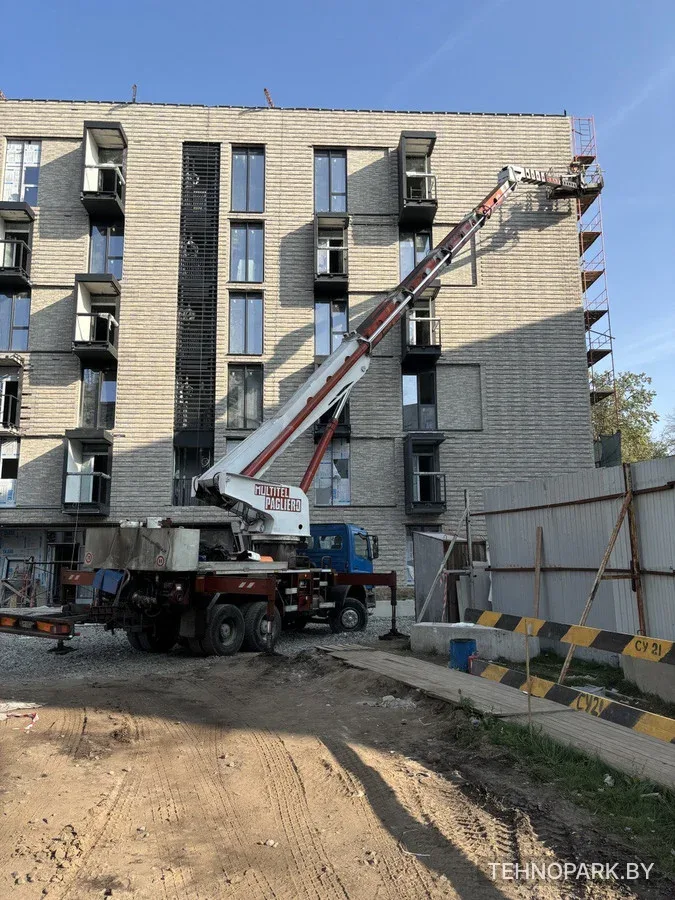 Аренда телескопической автовышки 35 м с раздвижной корзиной