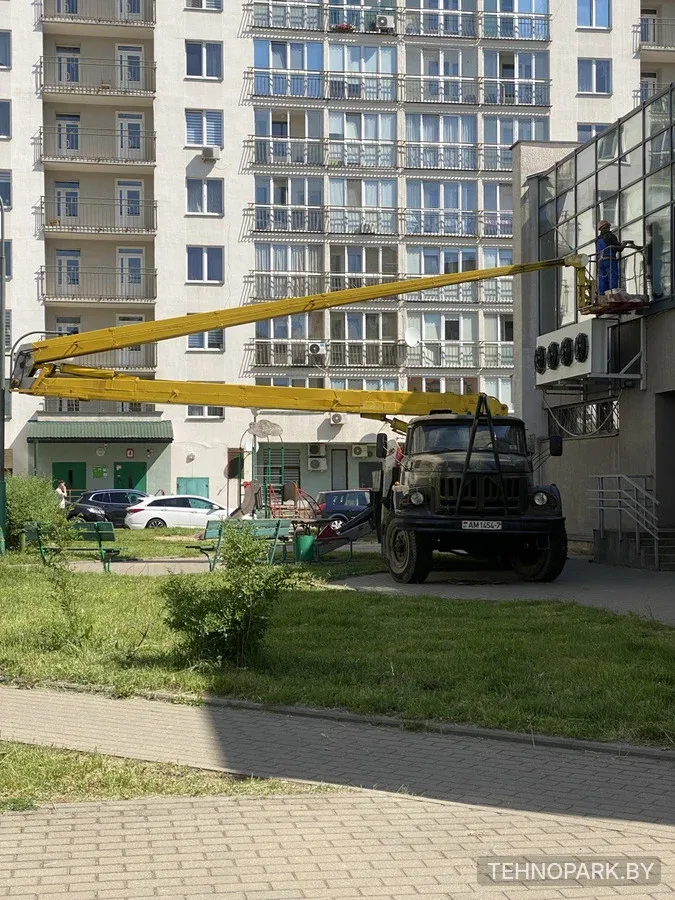 Аренда японской автовышки 22 метра с поворотной люлькой