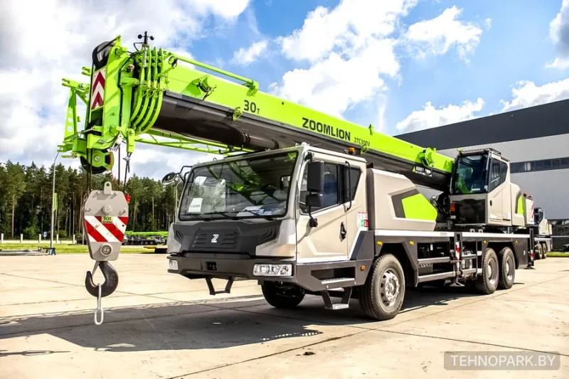 В аренду автокран ZOOMLION ZTC300V 30 тонн, 42 метра