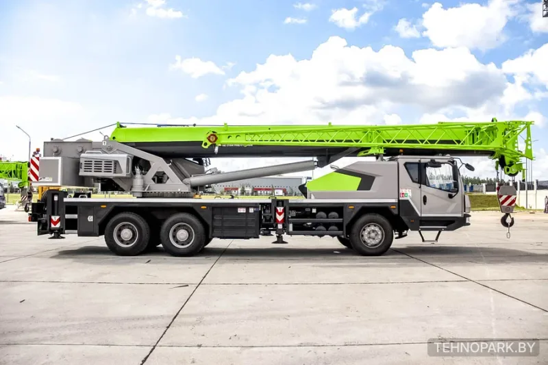 В аренду автокран ZOOMLION ZTC300V 30 тонн, 42 метра