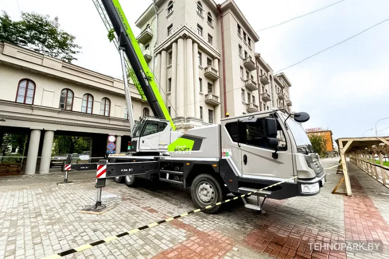 В аренду автокран ZOOMLION ZTC300V 30 тонн, 42 метра