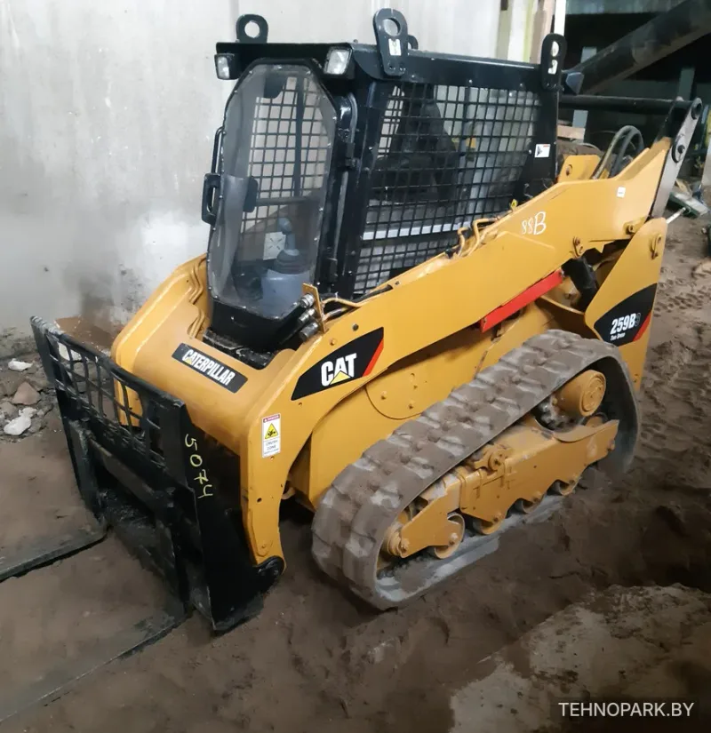 Аренда гусеничного мини-погрузчика CAT 259B (ковш, вилы, гидромолот)
