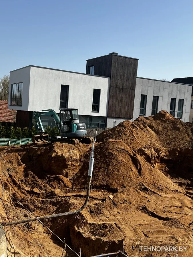 Аренда мини-экскаватора Kobelco 40SR: бурение свай, монтаж ЖБ колец