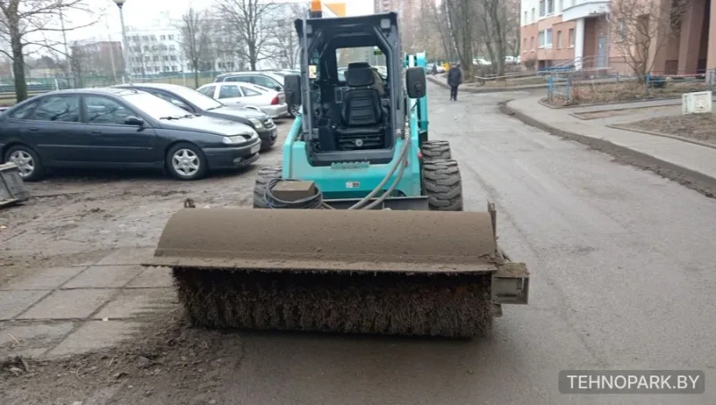 Аренда нового мини-погрузчика Sunward 3220 от МАКАНСТРОЙ