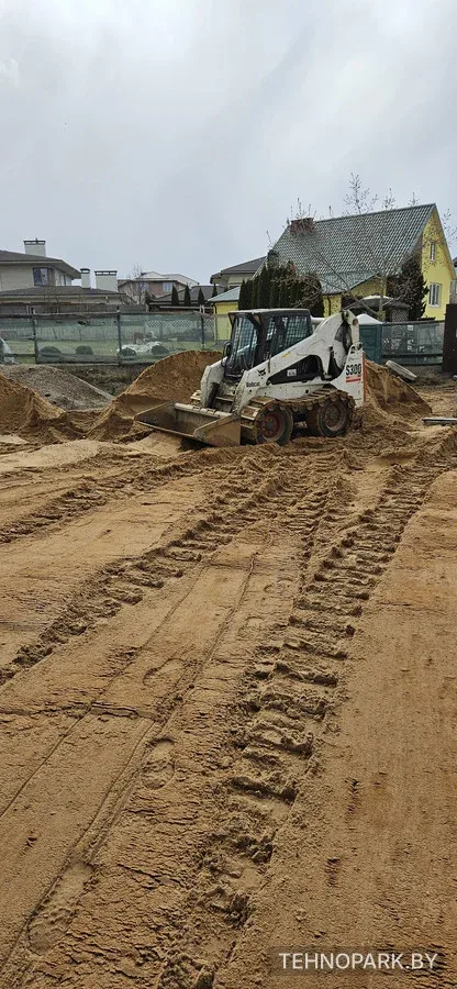 Аренда мини погрузчик гусеничный bobcat S300