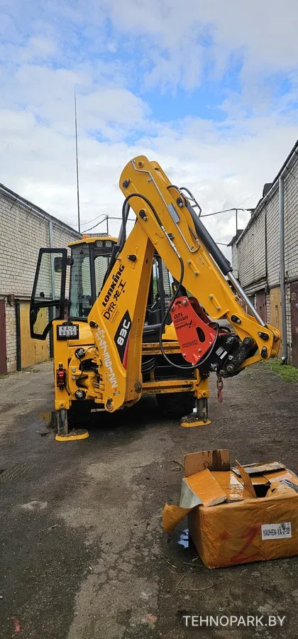 Аренда экскаватора-погрузчика New Holland B115B: гидромолот, ямобур