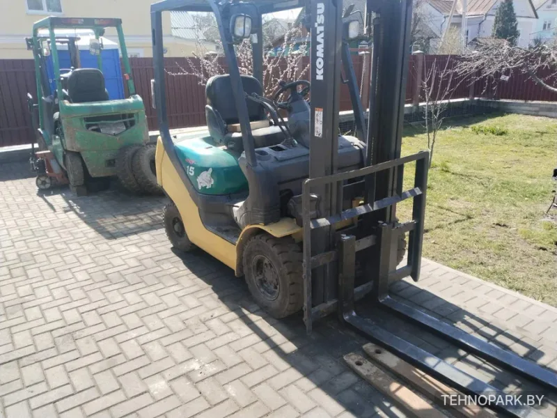 Аренда газ-бензинового автопогрузчика Komatsu (1.5 т) — японский погрузчик
