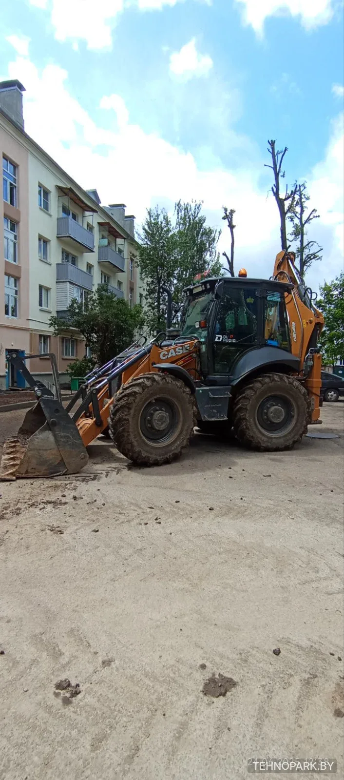 Аренда универсального экскаватора-погрузчика Case 695SV (110 л.с.)
