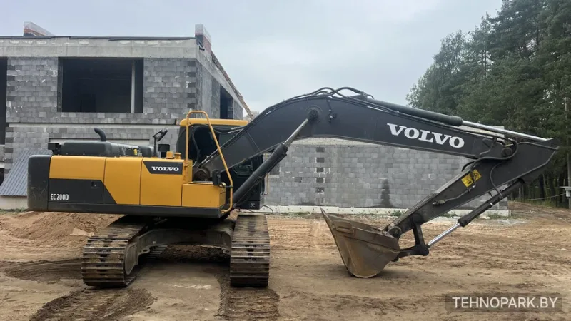 Аренда гусеничного экскаватора Volvo EC200D (20 т) с НДС