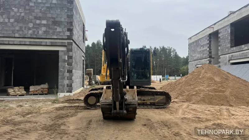 Аренда гусеничного экскаватора Volvo EC200D (20 т) с НДС
