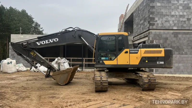 Аренда гусеничного экскаватора Volvo EC200D (20 т) с НДС