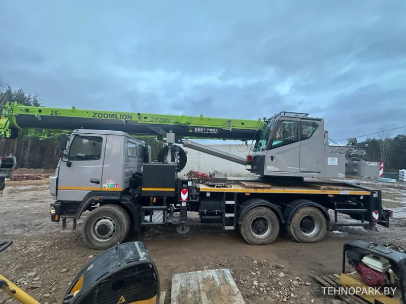 Аренда автокрана Zoomlion ZTC250V-1 25 тонн с НДС
