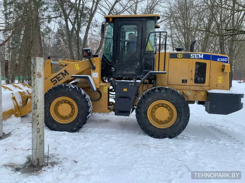 Аренда полностью обслуженного фронтального погрузчика SEM 636D с НДС