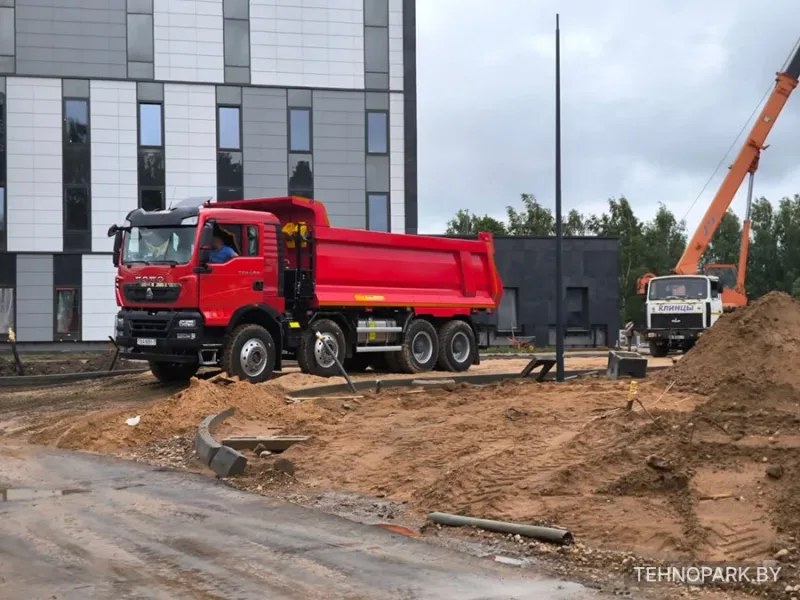 Аренда четырехосного самосвала HOWO T5G 8x4 (31 т / 22 м³)
