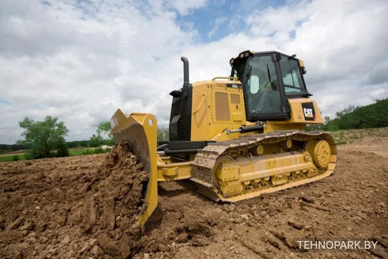 Аренда маневренного гусеничного бульдозера Caterpillar D4 (14 тонн)