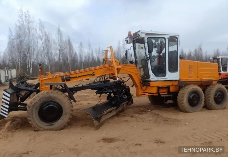 Аренда автогрейдера ГС-14.02 с опытным экипажем для планировки дорог