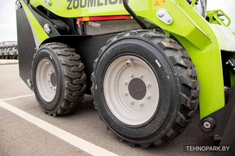 Аренда погрузчика Zoomlion ZS080V с бортовым поворотом | Будь быстрым