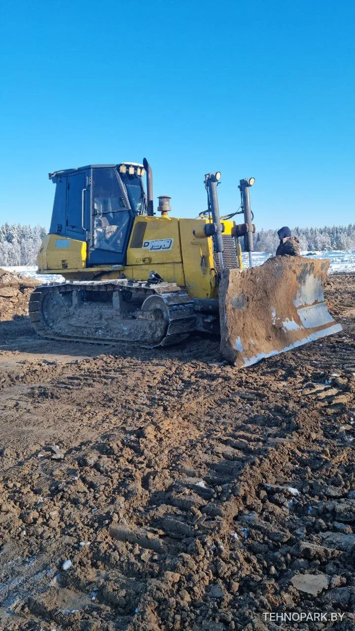 Аренда гусеничного бульдозера New Holland D150 с поворотным отвалом