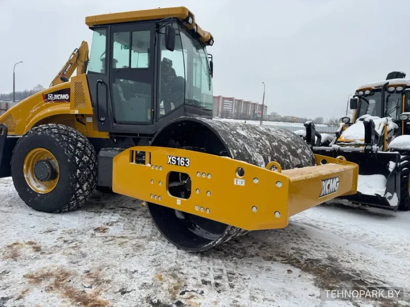 Аренда нового полноприводного грунтового катка XCMG SX 163 (16 т, модель 2026 года)