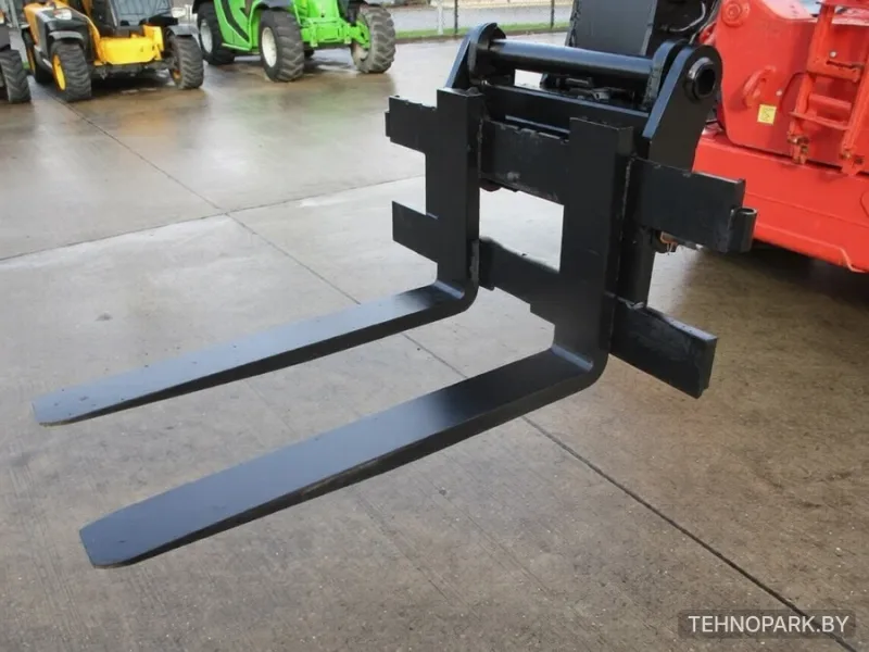 Аренда полноповоротного телескопического погрузчика High-Lift (14 м, 3.5 т)